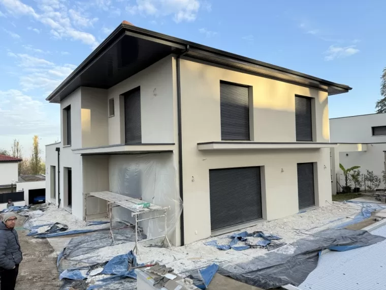 Villa en enduit finition grattée, Veauche, REFAC