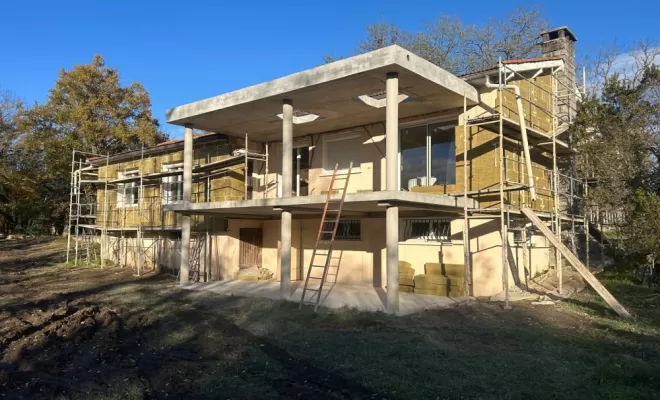 Mise en valeur pour cette villa suite à une rénovation énergétique, Veauche, REFAC